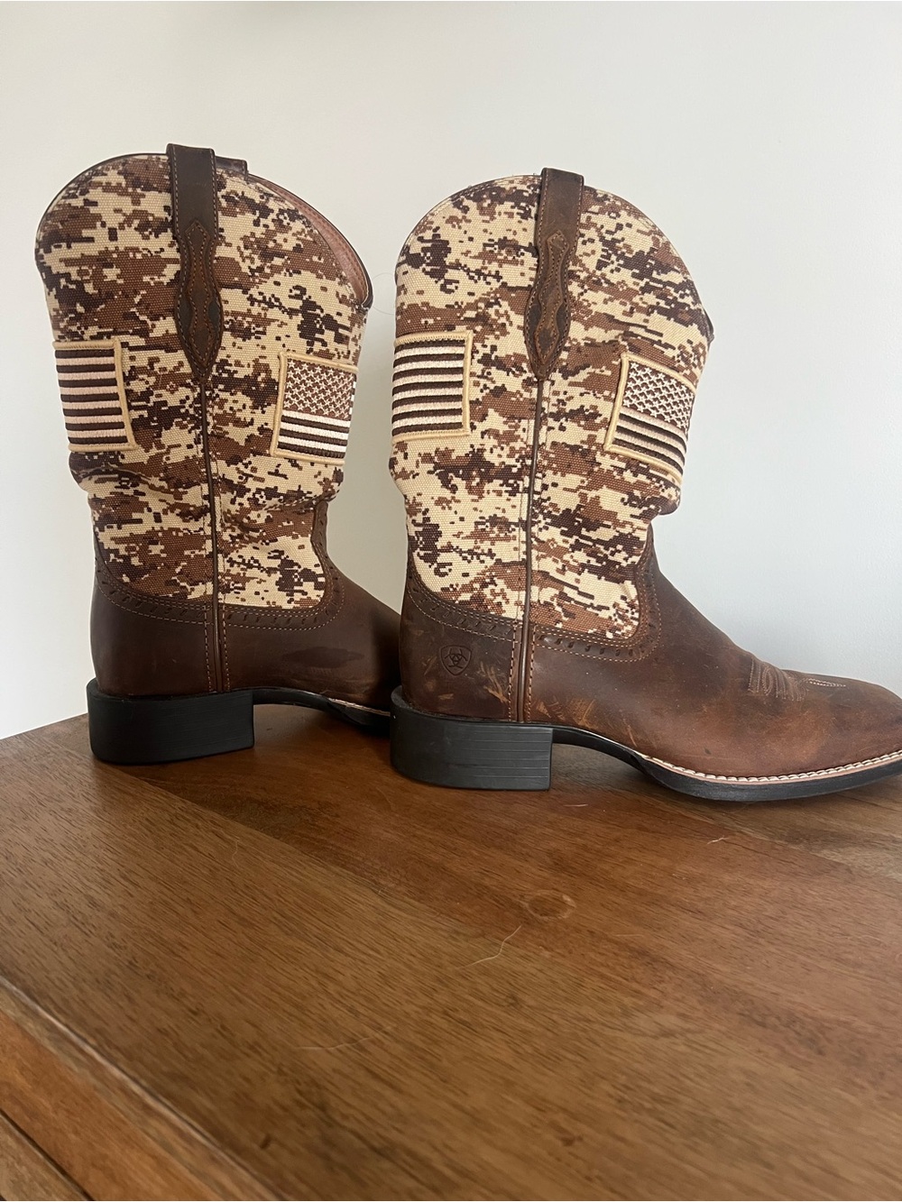 Ariat Women’s Brown Leather Camo Boots with embroidered American Flag Size 7.5.